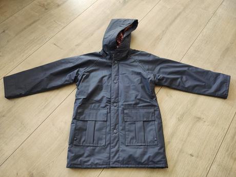 Nepremokavy kabát, 110