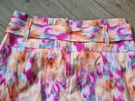 Farebná sukňa hugo boss veľ. 38, hugo boss,38