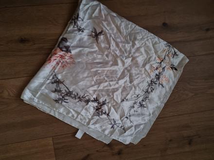 Satén.romantická šatka,