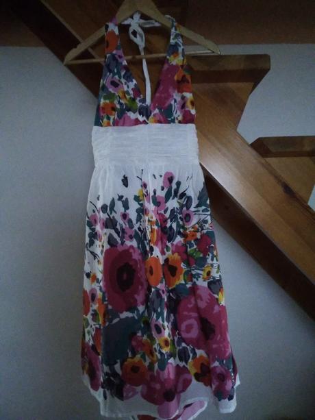 Šaty s viazačkou okolo krku č. 44, bonprix,42