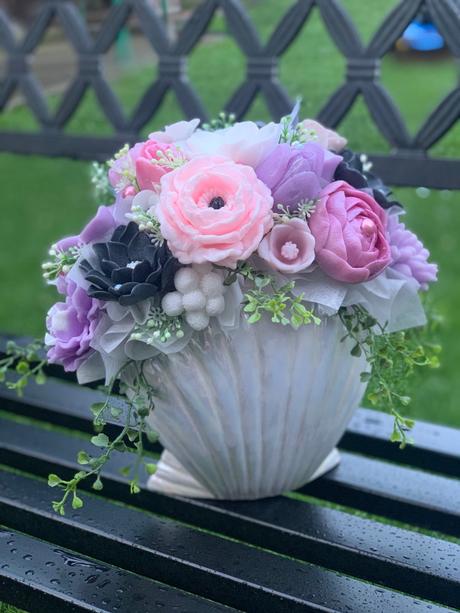 Mydlova kytica v mušli keramika, 