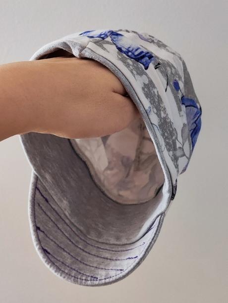 Elastická čiapočka so šiltom, 98