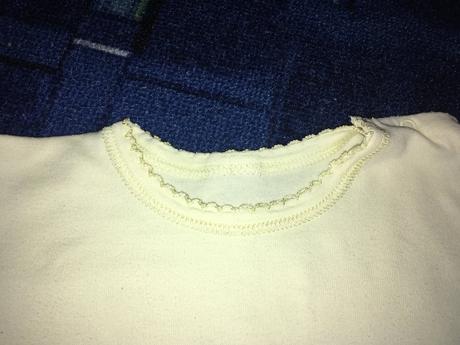 Bledo žlté body s ozdobným lemovaním, 62