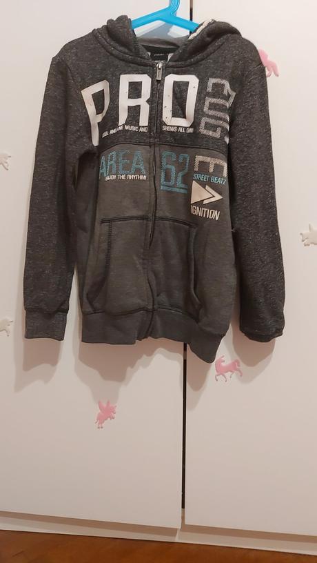 Predám chlapčenskú mikinu veľ.134-140, chapter young,134