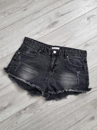 Čierne rifľové šortky s rozstrapkaným lemom, h&m,38