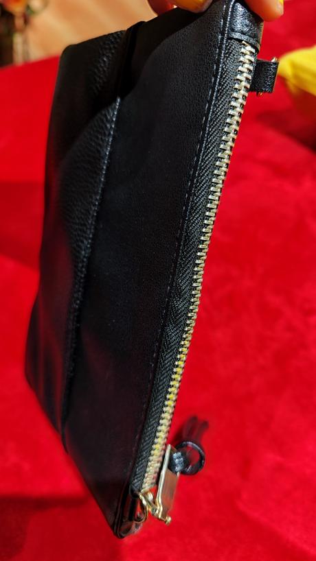 Čierna crossbody kabelka,