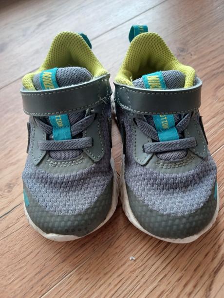 Nike tenisky, nike,22