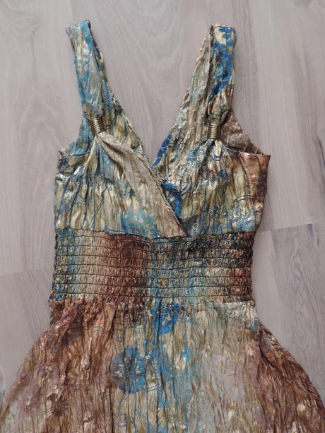 Nádherné luxusné spoločenské šaty, s