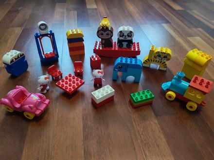 Duplo zvieratká a hello kitty,