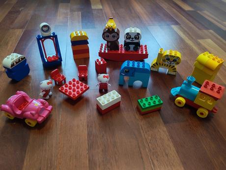 Duplo zvieratká a hello kitty,
