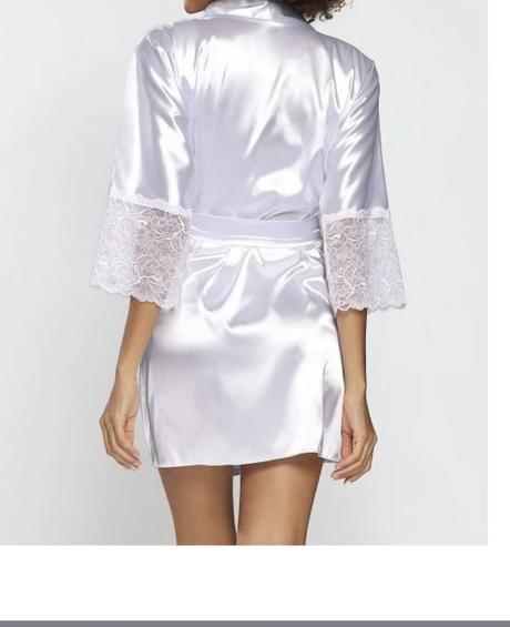 Saténový župán s čipkou, s