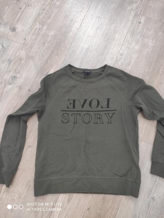 Zelena mikina, amisu,m