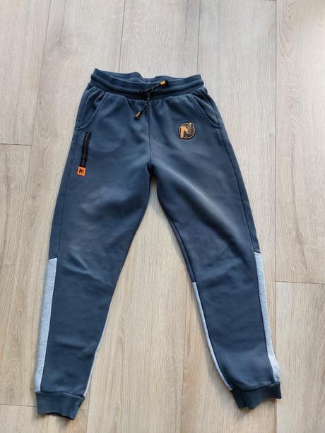 Teplaky + mikina, f&f,146