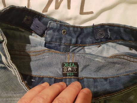 Riflové nohavice, 134