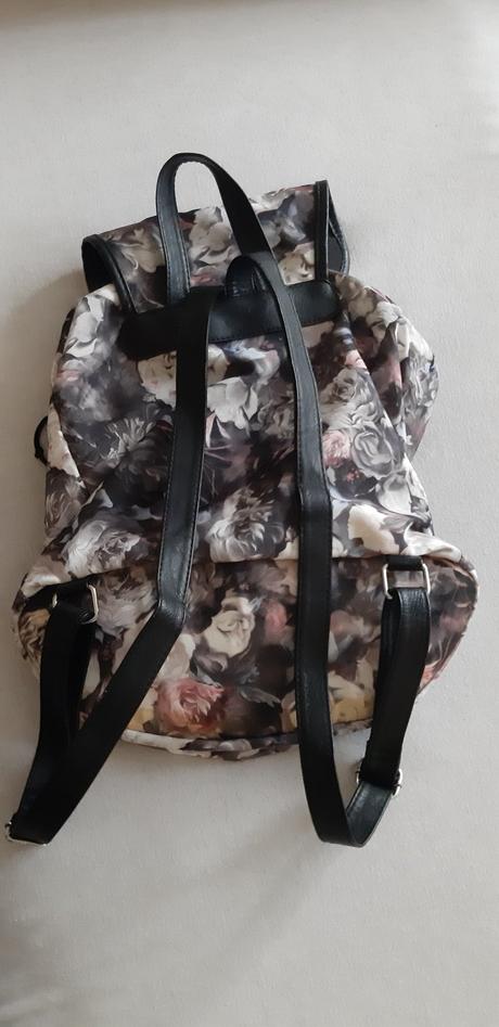 Kvetinový batoh, 