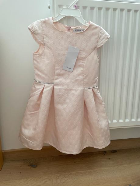 Šaticky pre princeznú, reserved,98