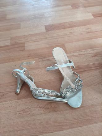 Sandalky, 38