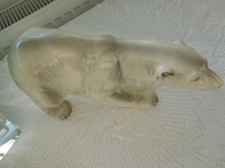 Veľká porcelánová figúrka - medveď polárny,