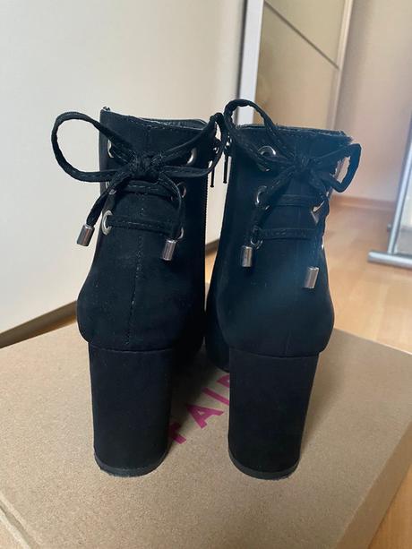 Semišové čižmy, 38