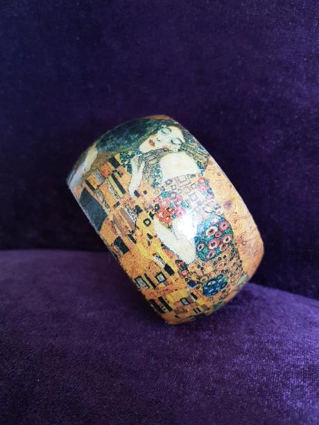 Drevený náramok s motívom klimta, 