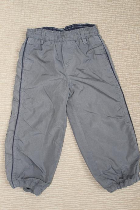 Zateplené šušťakové nohavice, 92