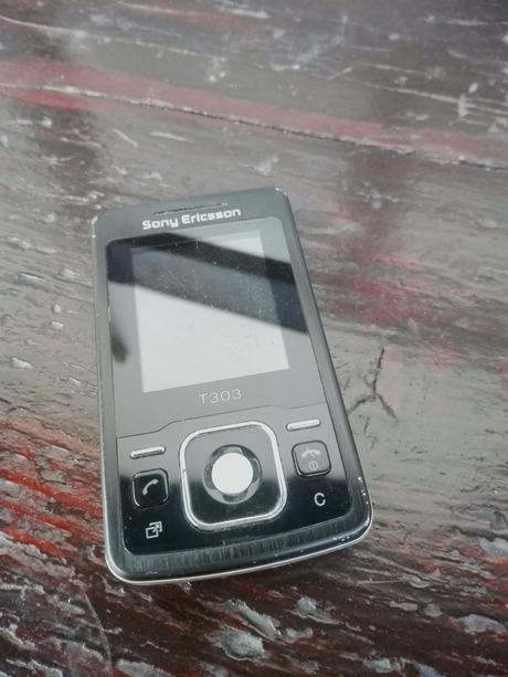 Sony ericsson t303, sony