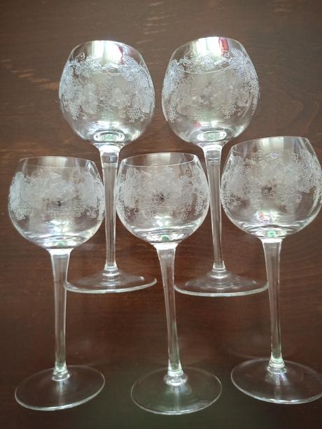 Sklenené poháre na víno, 