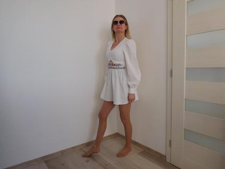 Šaty biele krátke dámske ozdobný pás-s, s