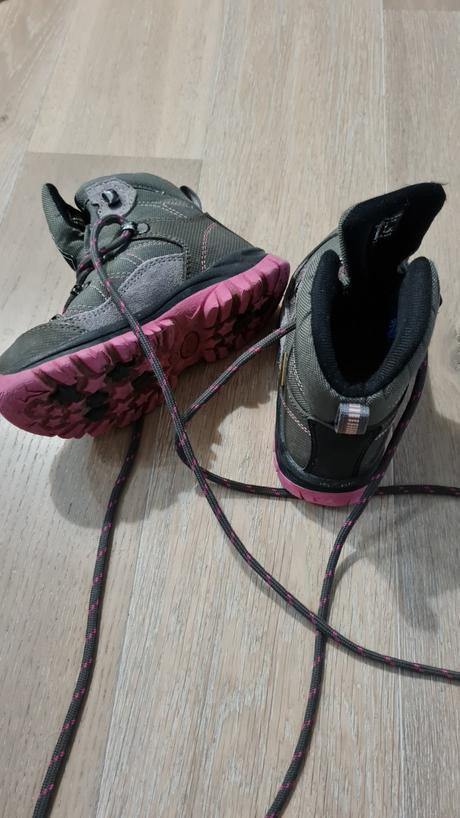 Turisticke topanky, 26