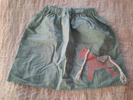 Svetrík + tričká + sukňa, cena spolu za všetko, 128