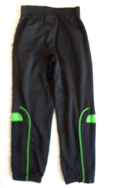 Zeleno-cierna teplaková suprava, 128