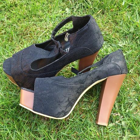 Čipkované, s hrubým opätkom, 38