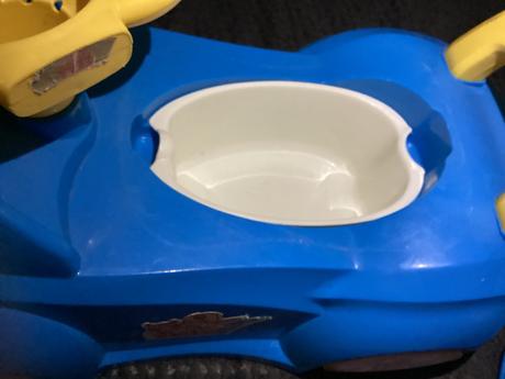 Detske auto odrazadlo s poškodením,