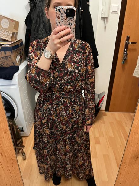 Kvietkované midi šaty, s