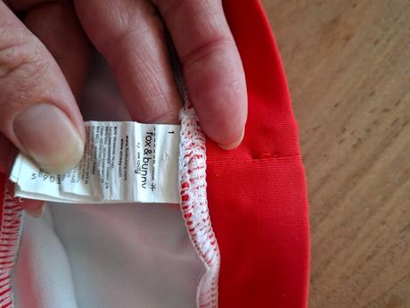 Plavky so žralokom, 110