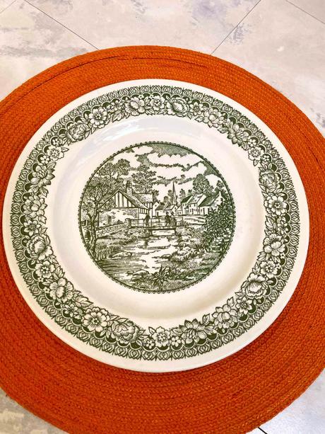 Porcelánový tanier,