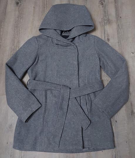 Sivý kabátik s kapucňou, amisu,38