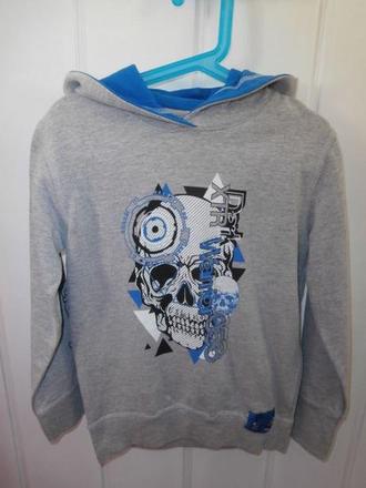 Mikina s kapucňou, 122