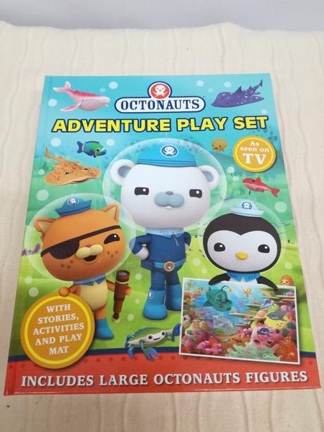 Octonauts sticker book / book / play set nwi18, 
