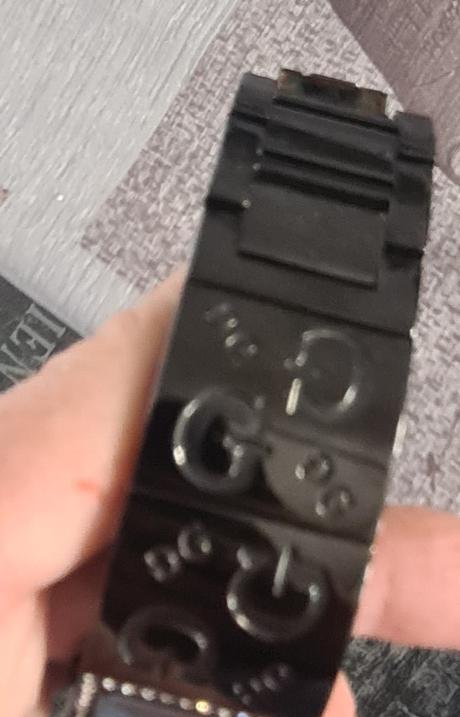 Hodinky guess, guess