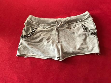 Šortky krasne s kamienkami,v.l,zn.calzedonia, calzedonia,l