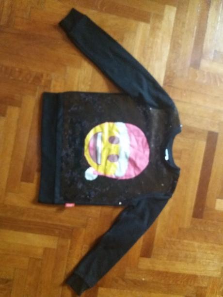 Mikina s pretacacimi flitrami 152, c&a,152