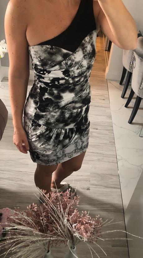 Lipsy šaty, nikdy nenosené, perfektný stav, lipsy london,38