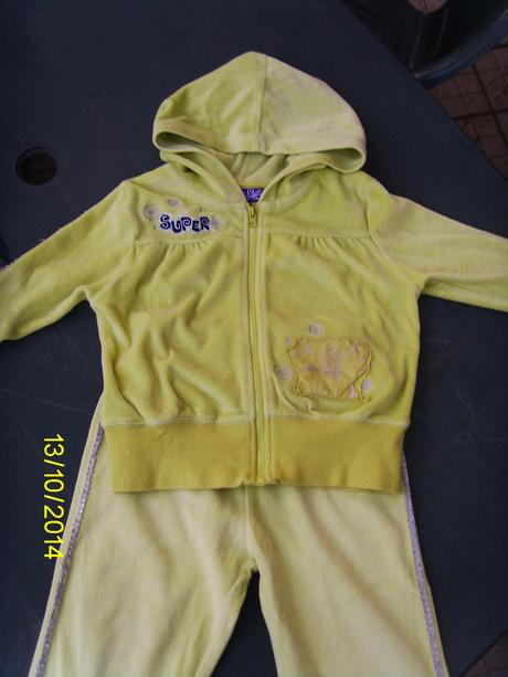 Mikina a teplaciky., 98