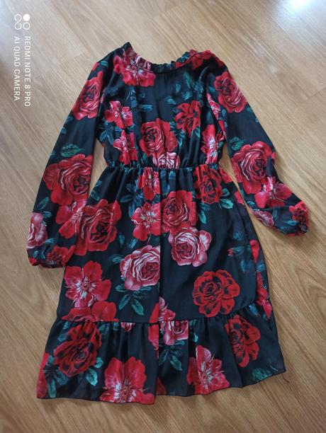 Šaty s ružami, m