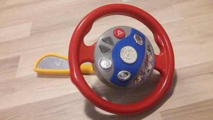 Volant s funkciami a zvukom,