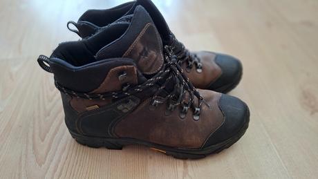 Turisticke topanky s vibram podrazkou, 41