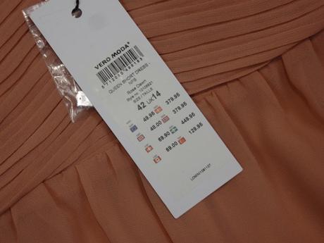 Kvalitné spoločenské šaty, 42