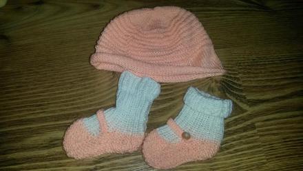 Suprava ponozkt/topky a ciapocka, 62