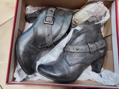 Raz obute mustang c.37, mustang,37